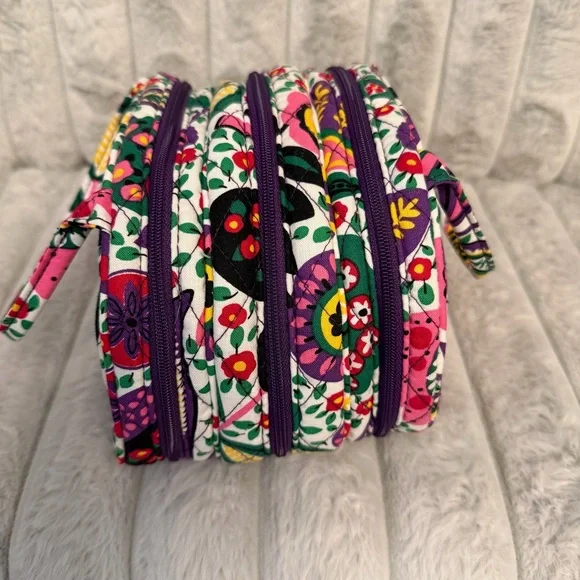 Vera Bradley "Three to Get Ready" triple compartment cosmetic bag - Picture 3 of 9